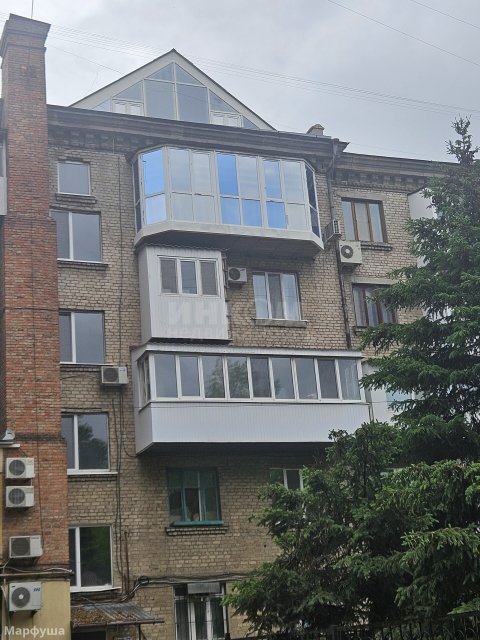 Продам квартиру 326м2 в центре города Луганск Площадь Героев Великой Отечественной Войны