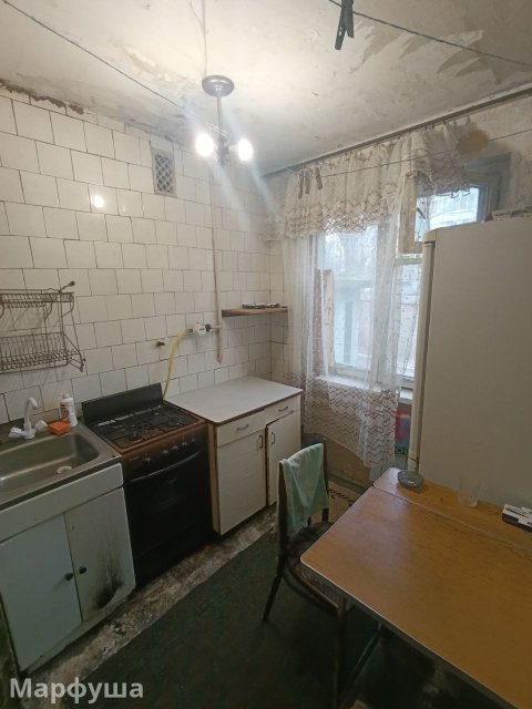 продам квартиру кв. Комарова