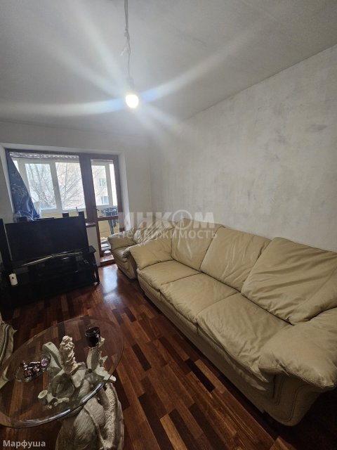 Продам 2-х комн квартиру в Центре города Луганск площадь Великой Отечественной Войны