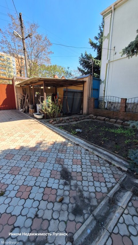 Продам 2-х этажный дом 270 м2 в центре города Луганск улица Оборонная горо