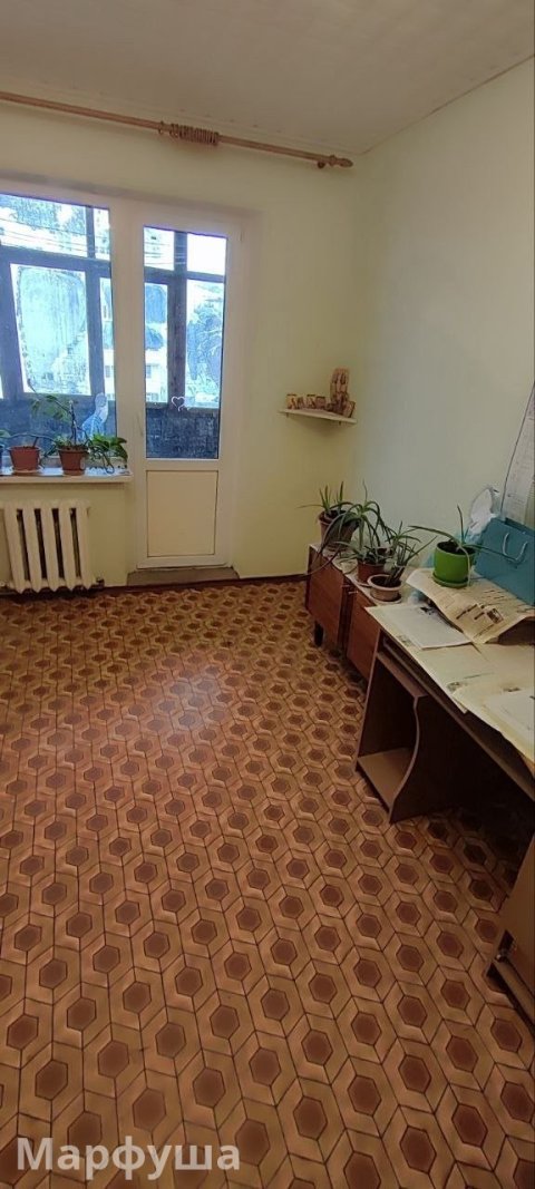 Продам 3-х комн квартиру с авт отоп в городе Луганск квартал Героев Сталинграда