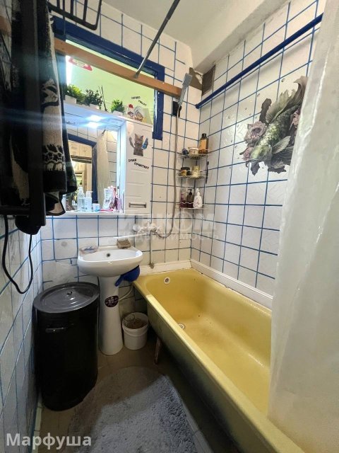 Продам 2-х комн квартиру в городе Луганск квартал Жукова