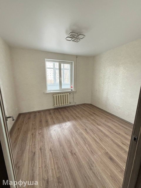 Продам 3-х комнатную квартиру в городе Луганск 1-й Микрорайон