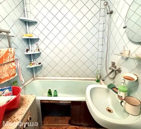 4-к квартЦена снижена Продам г Луганск 4х комн на кв Левченкоира, 86 м2, 2/9 эт.