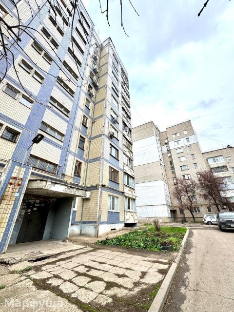 ‼️‼️Цена снижена!‼️‼️Продам г Луганск ??3х на ул Челюскинцев (р-н Таксопарка) + в подарок ? гараж в кооперативе Лада ,