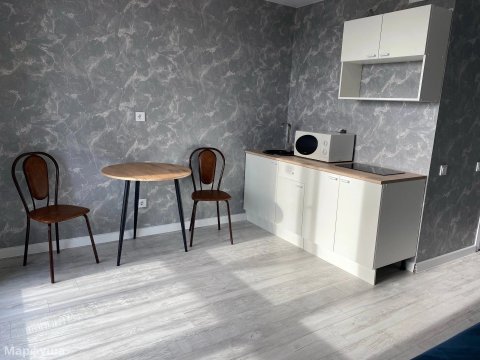 Сдам квартиру-студию  В хорошем районе На Востоке