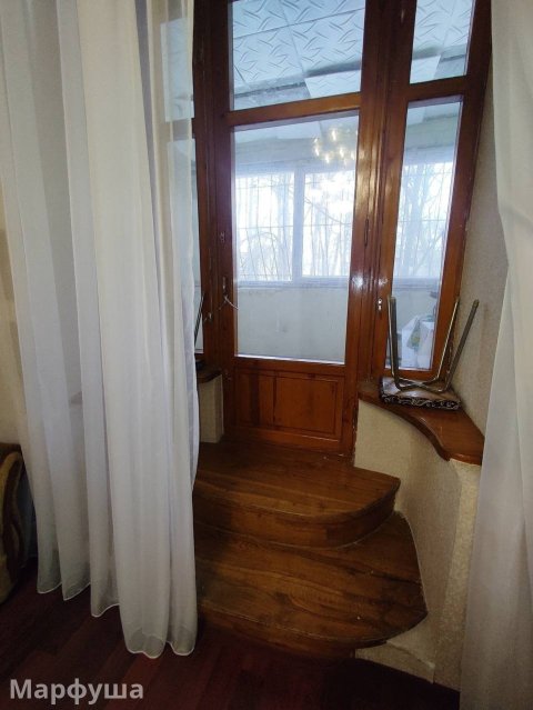 Продам 3-комн. ЛВВАУШ сталинка