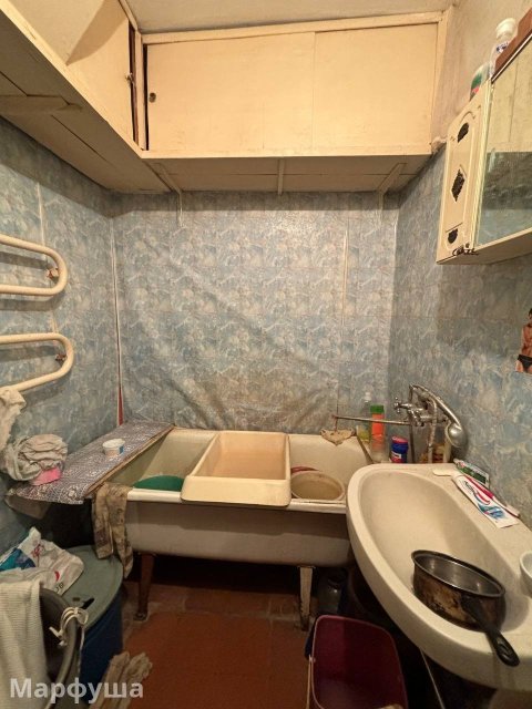 Продам 2-комн. г. Счастье, ул. Донецкая 4-эт