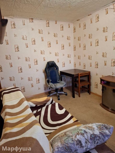 Продам на городке 2х комнатную полугостинку