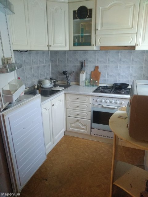 Продаётся 3х комн. большая квартира в г.Счастье с отлельным входом