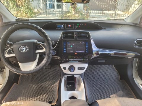 Продам Toyota Prius 1.8 AT, в идеальном состоянии