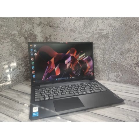 Lenovo V15 G3 IAP 15.6" FHD/Intel Core i3 1215U/8Gb/256Gb SSD
