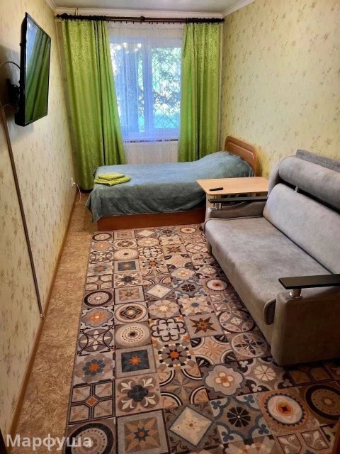 Двухкомнатная на пос. ЮБИЛЕЙНЫЙ (раздельные комнаты) посуточно Луганск