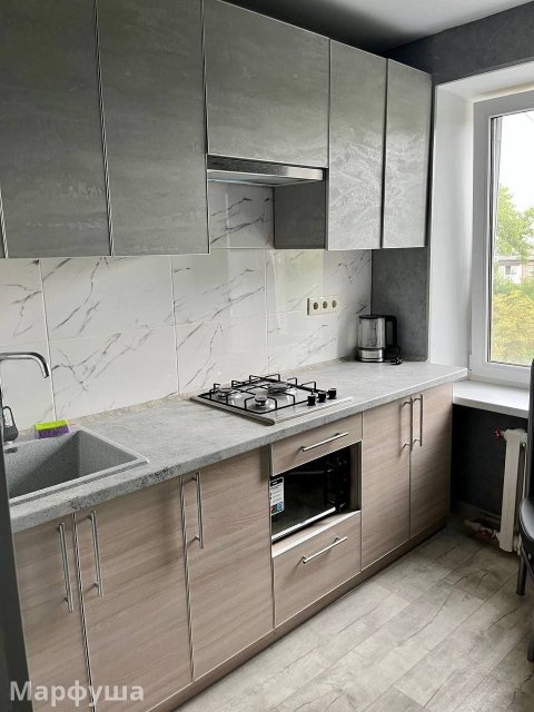 ИДЕАЛЬНО НОВАЯ недалеко от ЦЕНТРА посуточно Луганск