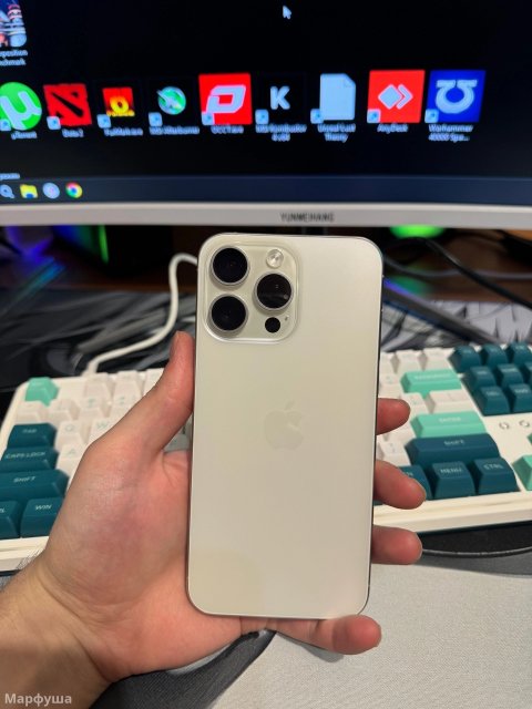 Продам iPhone 15 Pro Max 256 Gb White Titanium