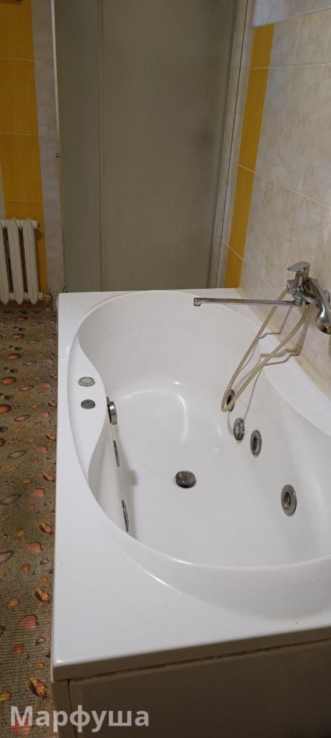 Пр. Домовладение Современной постройки 2006 г, S общ=156 кв. м., р-н, приближ к центру города, остановки Чапаева, ул Советской.