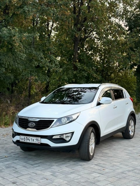 Продается Kia Sportage 2012 года в идеальном состоянии, без ДТП, с богатой комплектацией!