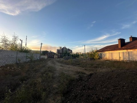 Продам участок 10 соток в городе Луганск