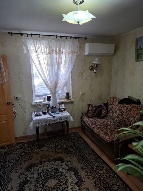 Продам дом с флигелем в р-н  27 школы  для проживания 2х семей.