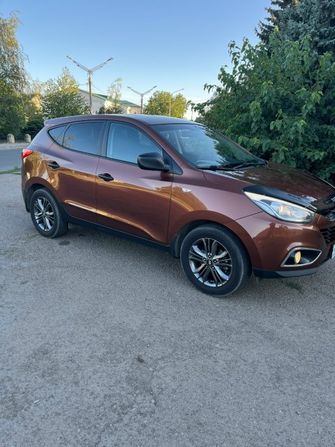Продам Hyundai IX35 2014 года.Кузов весь в заводском окрасе