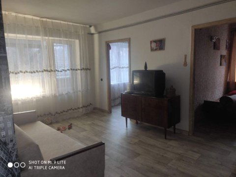 Сдам в Луганске 3 комн. кв-ру  кв. Комарова д.22. Есть хороший ремонт и быт. техника