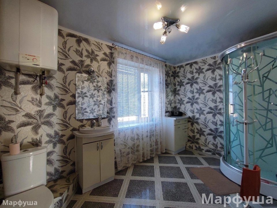 Продам дом 285 м2 в городе Луганск район "Черного Кота"