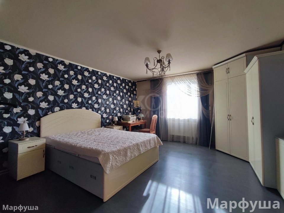 Продам дом 285 м2 в городе Луганск район "Черного Кота"