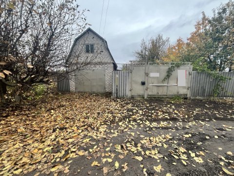 Продам земельный участок с домостроением