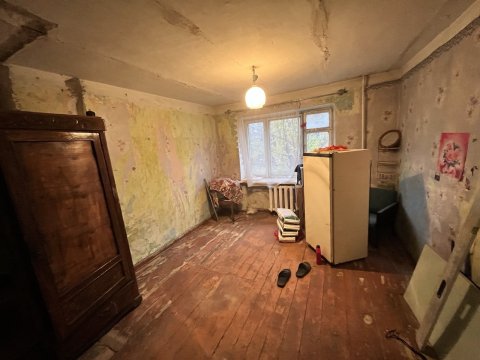 Продам комнату в коммунальной квартире