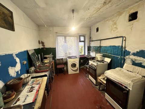 Продам комнату в коммунальной квартире 8,4 кв. м.