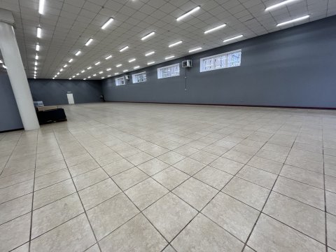 Сдам помещения в ТЦ в аренду