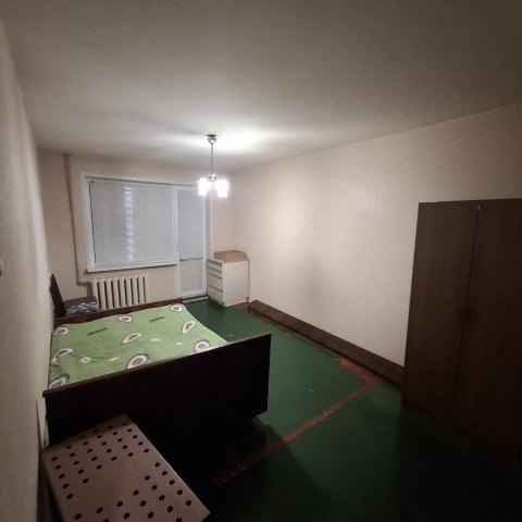 Сдам 2-х комнатную квартиру по Яблочной 4/5-эт,за кафе Терем,и супермаркета Спар,в р-не кв.Молодежного,