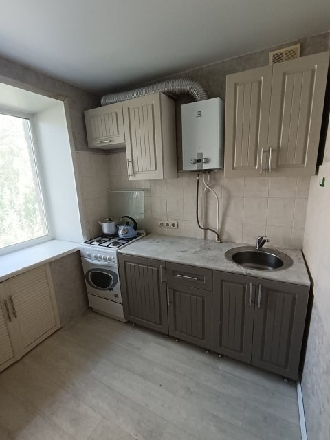 Сдам Двухкомнатную квартиру на длительный срок. Район Донбасса