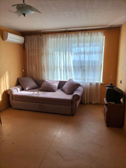 Сдам в Центре Луганска 1 ком. квартиру ул. Коцюбинского д.27-рядом институт им. Матусовского.