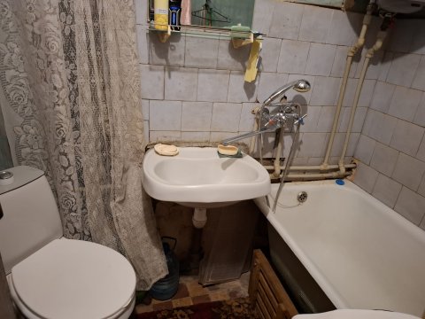 Продам 2х комнатную квартиру на кв. Шевченко Р-Н АВИАЦЕНТРА