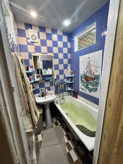 Продам 2- к квартиру р- н СМ Окей верхний