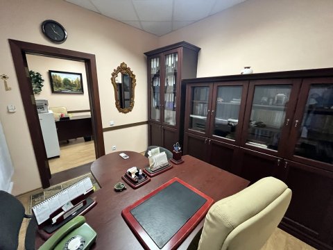 Продам коммерческое помещение в центре Луганска