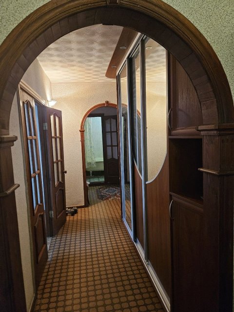 Продам 2-х комн квартиру в Центре города Луганск улица Оборонная