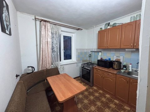 Продам 2-х комн квартиру в Центре города Луганск улица Оборонная