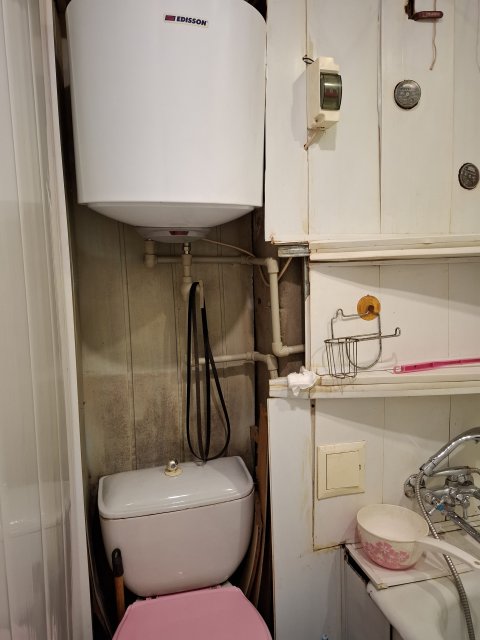 Продам 1 комнатную малометражную  квартиру на кв. Шевченко Т.Г.