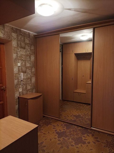 Продам 2-х комн квартиру в городе Луганск квартал Якира