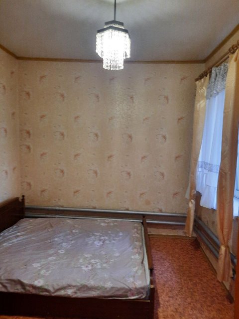 Продам дом в городе Луганск район площади Ленина