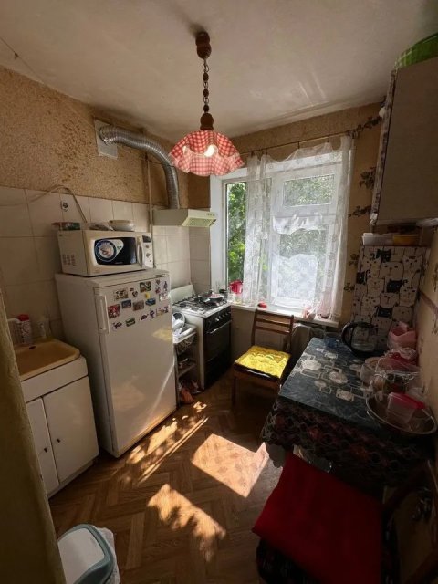 Продам 1-комн квартиру в городе Луганск квартал Левченко 5