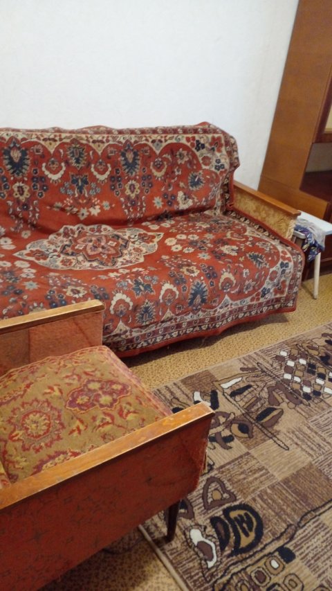 Сдам Полугостинку на кв Жукова 2/5-эт,кирп.дом,через дорогу от Машинститута.Цена 20.000рублями+небольшие коммун.усл. 3