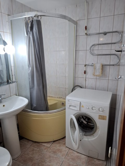 СДАМ 1 комнатную квартиру в центре Луганска