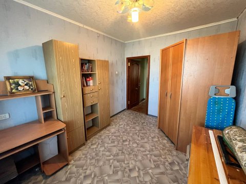 Продам 4- к квартиру на востоке Луганска