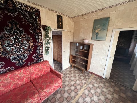 Продам 4- к квартиру на кв. Солнечном 8