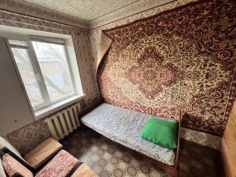 Продам 4- к квартиру на кв. Солнечном 6