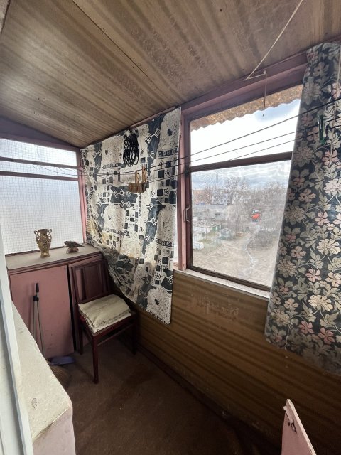 Продам 4- к квартиру на кв. Солнечном