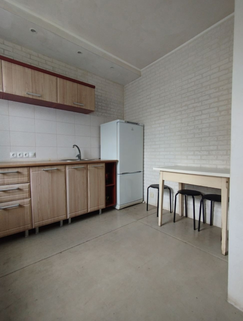 Продам 1-комнатную квартиру 4